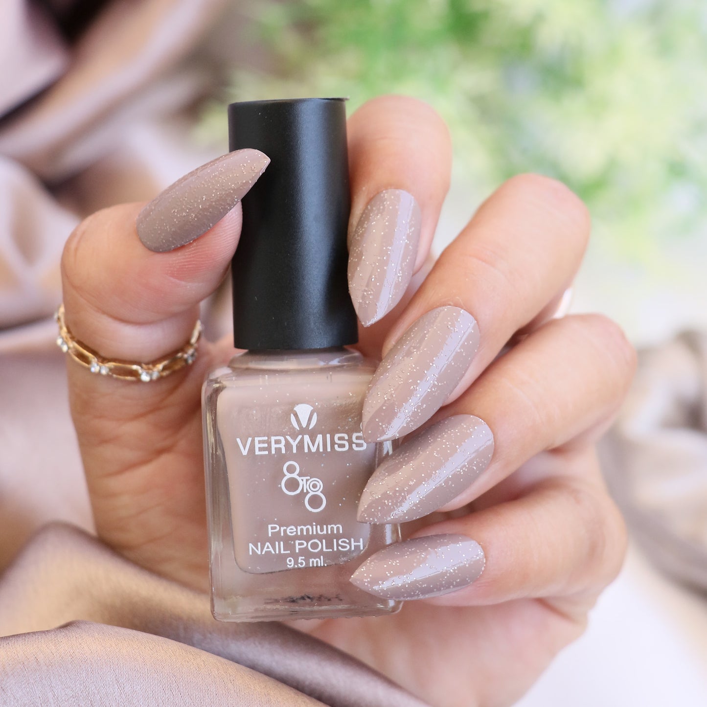 Premium Nail Polish - 133 Taupe
