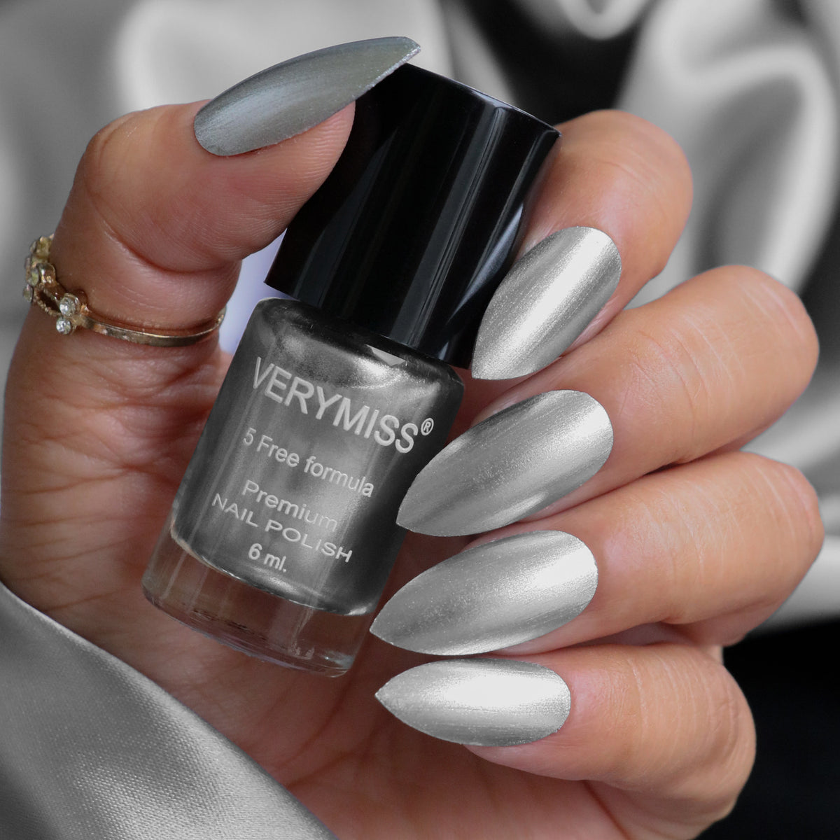 Premium Shimmer Nail Polish - 271 Shiny Grey